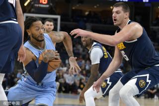 足球场上 足球场上