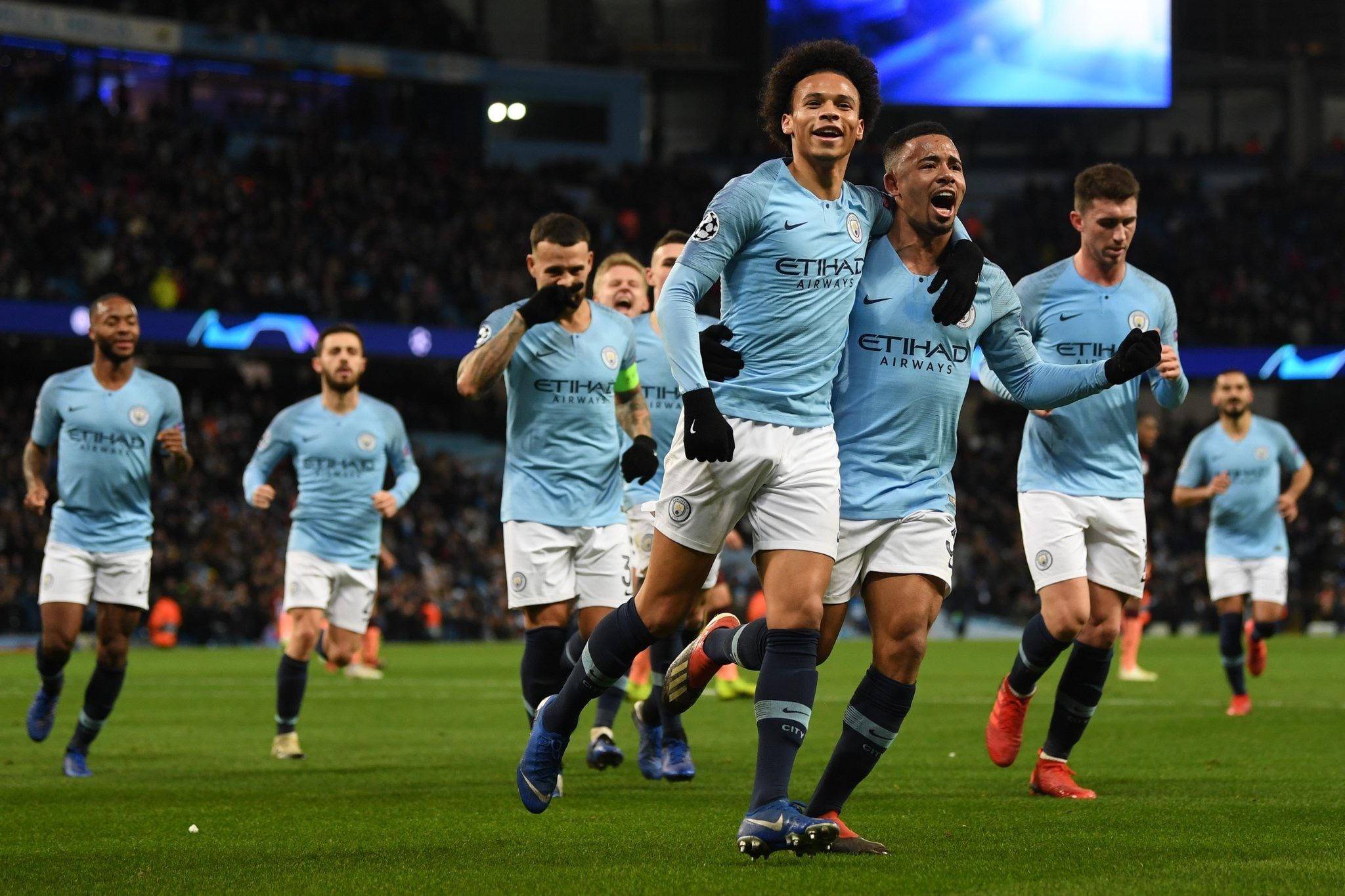 不仅是一名 不仅是一名