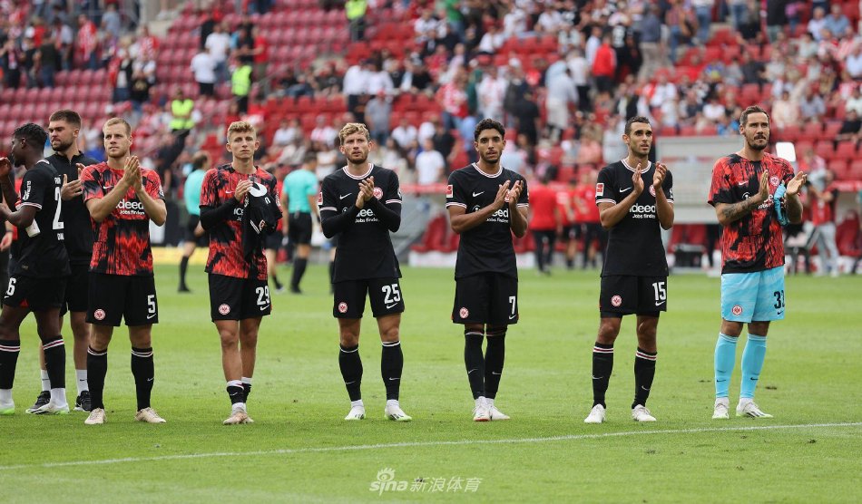 萨逐渐站稳 萨逐渐站稳