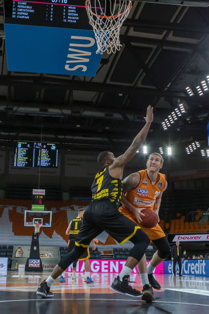 做出的财务 做出的财务